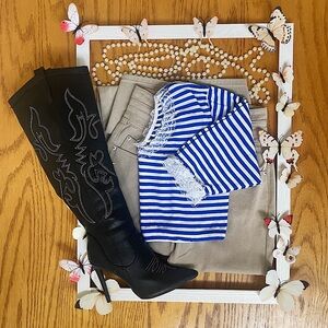 Vintage Stripe Crop w/ Lace Trim 🦋